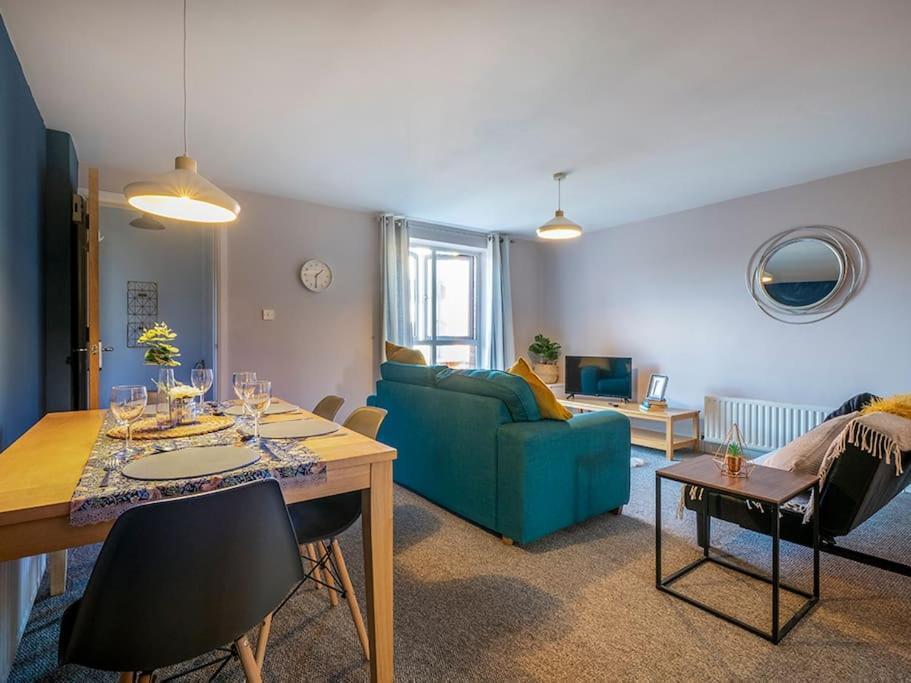 Lovely 2 Bedroom Apt At Ormeau Park W/ Free Parking 벨파스트 외부 사진