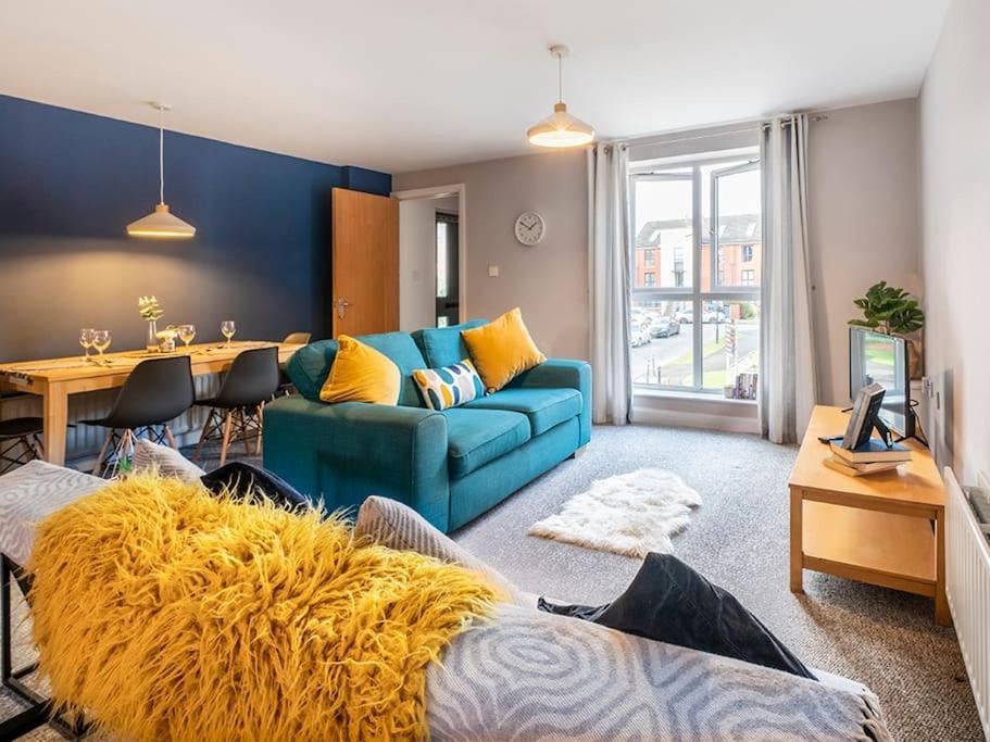 Lovely 2 Bedroom Apt At Ormeau Park W/ Free Parking 벨파스트 외부 사진