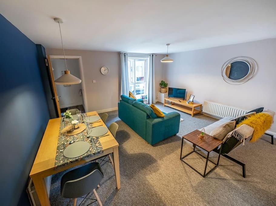 Lovely 2 Bedroom Apt At Ormeau Park W/ Free Parking 벨파스트 외부 사진