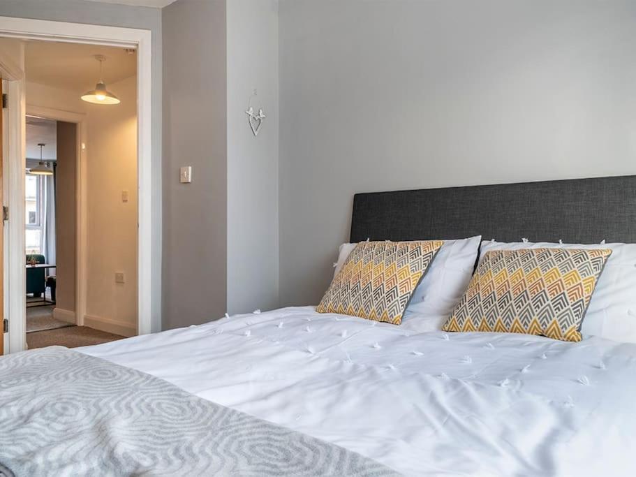 Lovely 2 Bedroom Apt At Ormeau Park W/ Free Parking 벨파스트 외부 사진