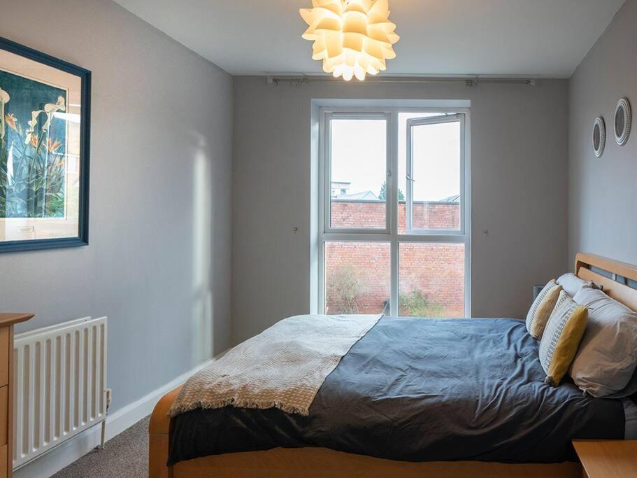 Lovely 2 Bedroom Apt At Ormeau Park W/ Free Parking 벨파스트 외부 사진